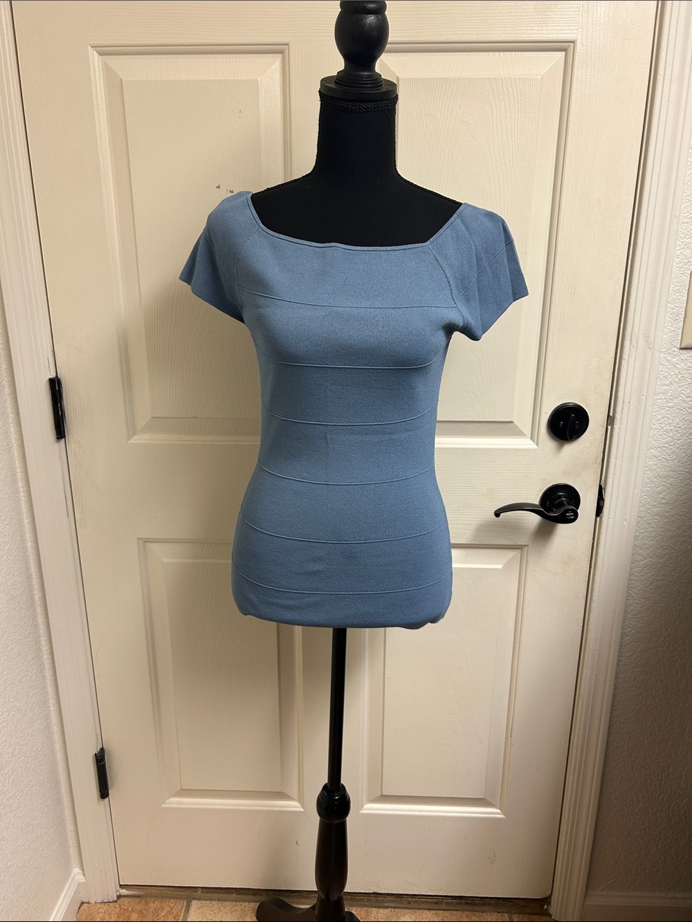 Max Studio ribbed knit blue top. It body-skimming, Size Medium